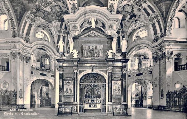 Stift Einsiedeln. Kirche mit Gnadenaltar Vorderseite