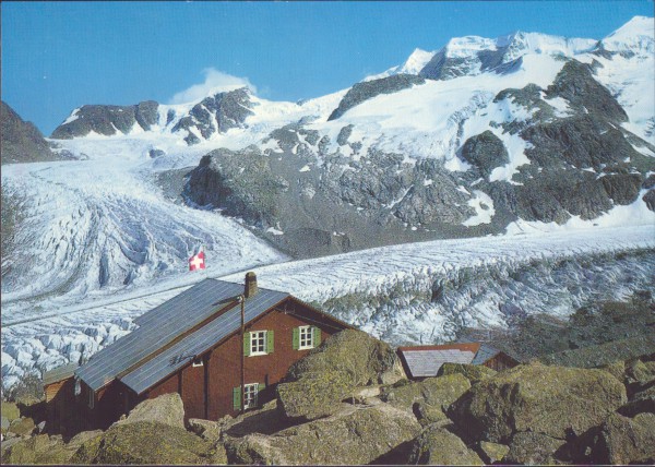 Boval-Hütte mit Piz Palü und Persgletscher