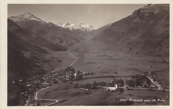 Andermatt gegen die Furka