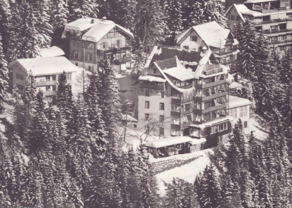 Haus Herwig mit Dependance Arosa - Flugaufnahmen Vorderseite