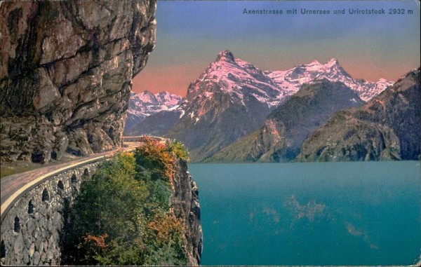 Axenstrasse mit Urnersee und Urirotstock (2932 m) Vorderseite