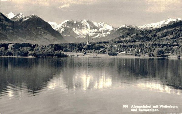 Alpnachdorf mit Wetterhorn und Berneralpen Vorderseite