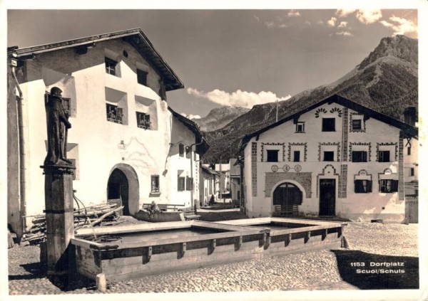 Dorfplatz Scuol/Schuls Vorderseite