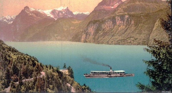Vierwaldstättersee mit Urirotstock (2928 m) Vorderseite