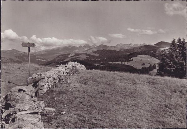 Regulastein mit Churfirsten Vorderseite