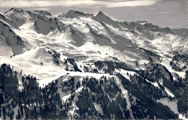 Blick auf Klewenalp, Glattegrat und Brisen Vorderseite