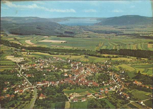 Nenzingen mit Blick zum Bodensee