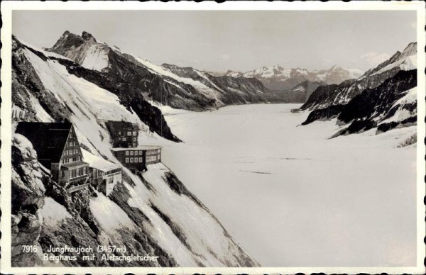 Jungfraujoch (3457 m) Berhaus mit Aletschgletscher Vorderseite