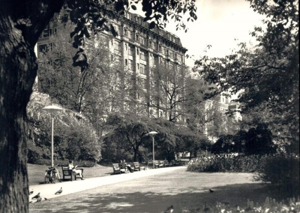 Embankment Gardens Savoy, London Vorderseite