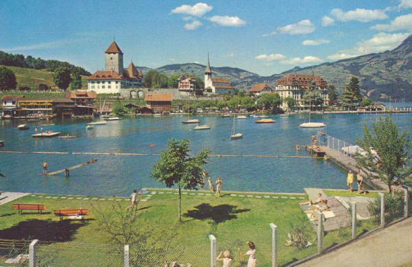 Spiez am Thunersee mit Schloss