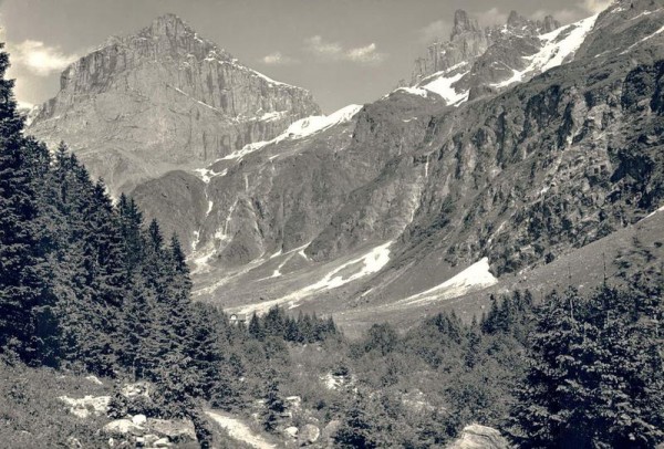 Am Weg nach Alpenrösli-Schlossberg und Spannort Vorderseite