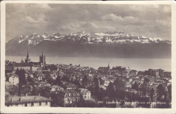 Lausanne, vue générale et les Alpes