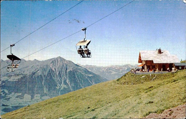 Berghaus und Berghotel Niederhorn Vorderseite