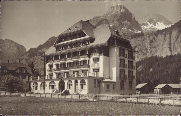 Kandersteg. Hotel Bernerhof. Vorderseite