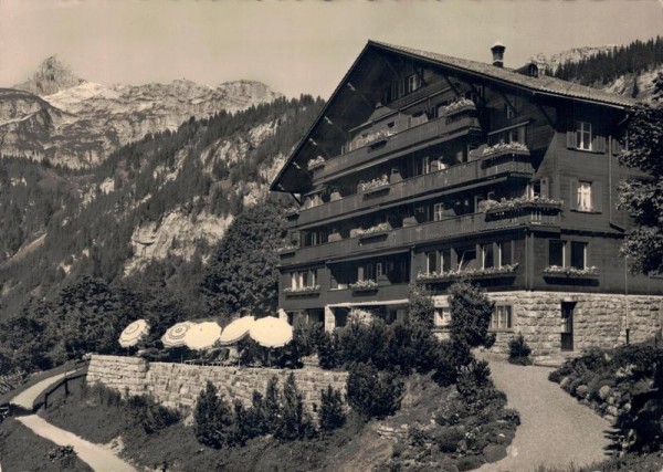 Braunwald, Haus Bergfrieden mit Hoher Turm Vorderseite
