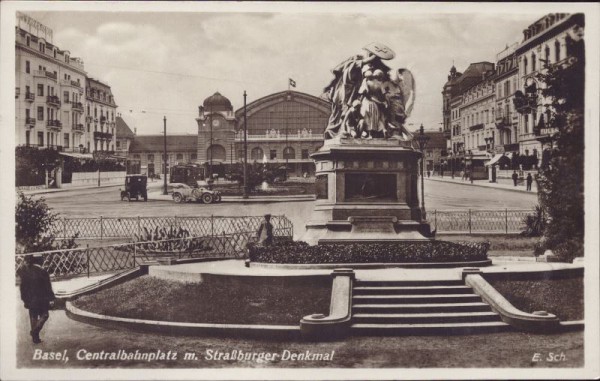 Basel - Centralbahnplatz mit Strassburger Denkmal