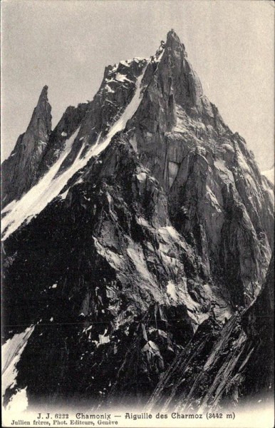 Aiguille des Grands Charmoz (3445 m) Vorderseite