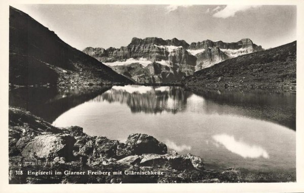 Engiseeli (Ängisee) im Glarner Freiberg mit Glärnisch Vorderseite