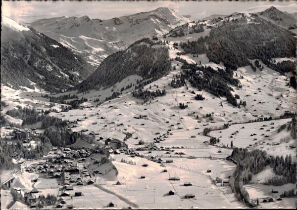 Gstaad, Flugaufnahme Vorderseite