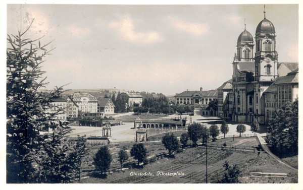 Einsiedeln, Klosterplatz Vorderseite