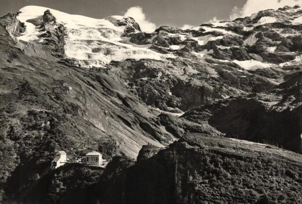 Hotel Trübsee mit Titlis Vorderseite