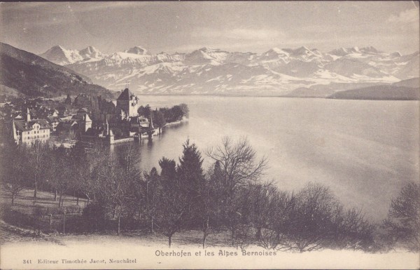 Oberhofen et les Alpes Bernoises