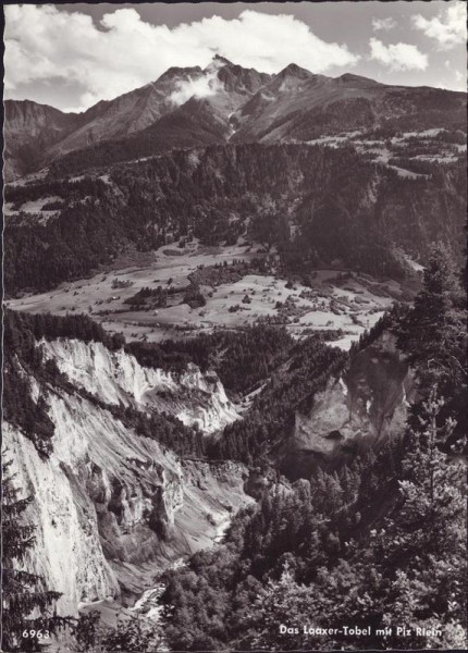 Das Laaxer-Tobel mit Piz Riein Vorderseite