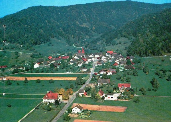 Zell im Tösstal ZH - Flugaufnahmen Vorderseite