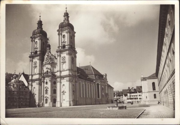 St. Gallen. Klosterplatz Vorderseite