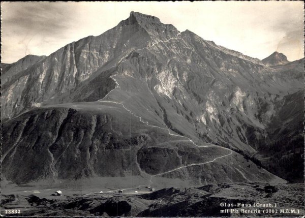 Glas-Pass mit Piz Beverin Vorderseite