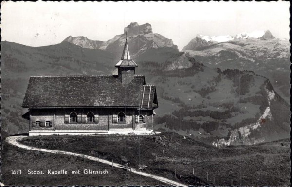 Stoos - Kapelle mit Glärnisch Vorderseite