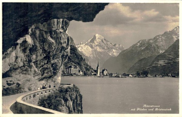 Axenstrasse mit Flüelen und Bristenstock Vorderseite