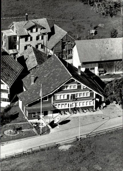 Nassen, Gasthaus Traube, Flugaufnahme Vorderseite
