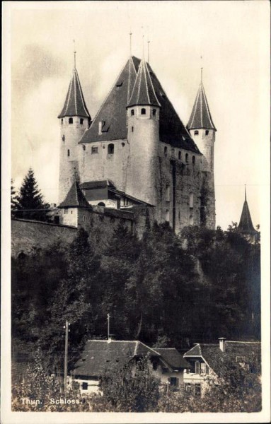 Schloss Thun Vorderseite