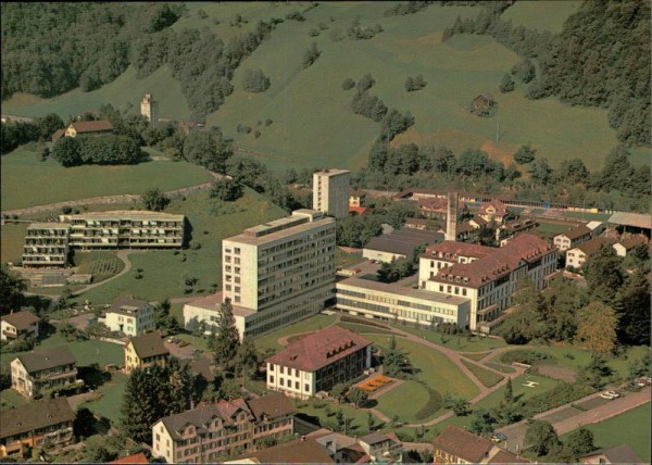 Glarus, Kantonsspital, Flugaufnahme Vorderseite