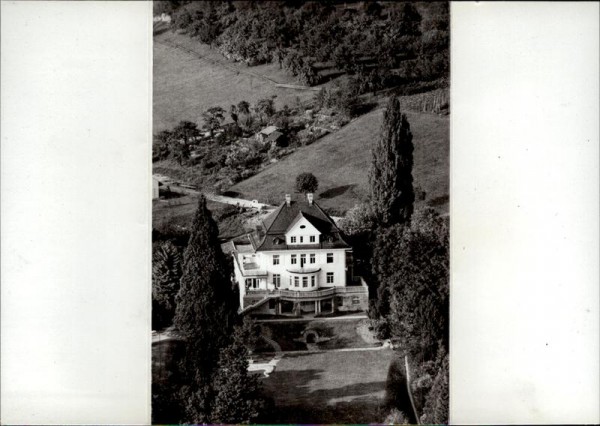 unbekanntes Haus im Grünen Vorderseite