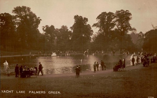 Yacht Lake Palmers Green Vorderseite