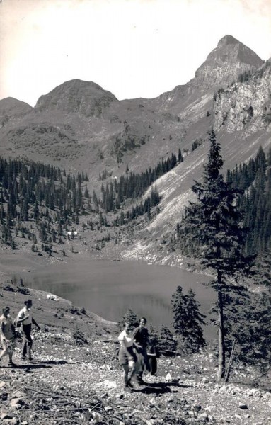 Spanneggsee mit Frohnalpstock Vorderseite