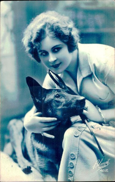 Frau mit Hund Vorderseite
