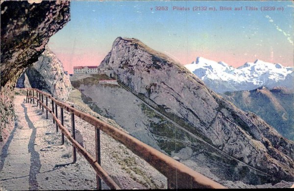Pilatus (2132 m) Blick auf Titlis (3239 m) Vorderseite