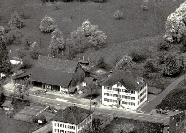 Benzikon - Grüningen - Flugaufnahmen Vorderseite