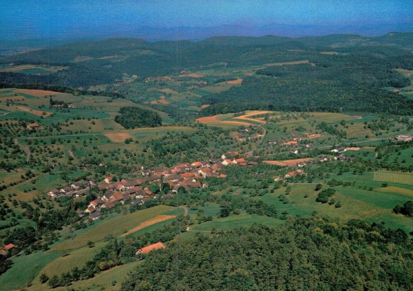 Bennwil BL - Flugaufnahmen Vorderseite