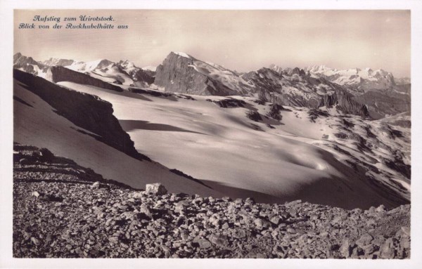 Aufstieg zum Urirotstock. Blick von der Ruckhubelhütte aus