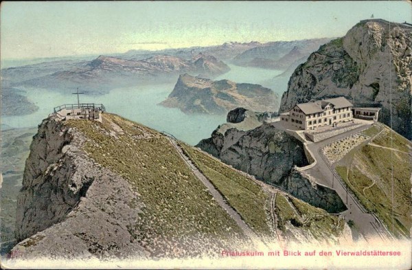 Pilatuskulm mit Blick auf den Vierwaldstättersee. Vorderseite