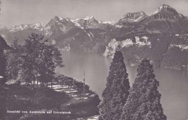 Aussicht vom Axenstein auf Urirotstock Vorderseite