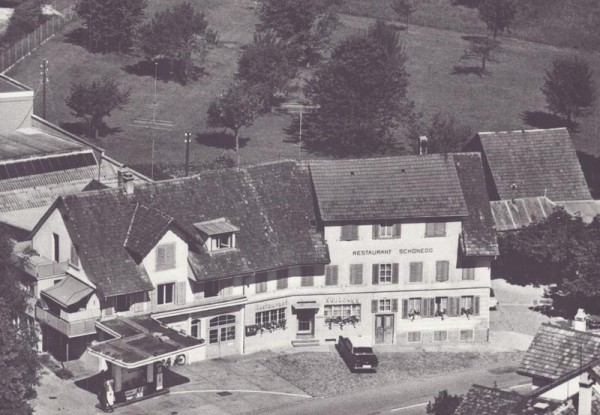 Rest. Schönegg, Oetwil am See ZH  -  Flugaufnahmen Vorderseite