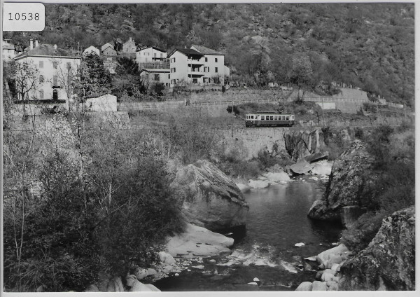 Dans les gorges de la Brenno a Motto-Ludiano - Bahn chemin de fer