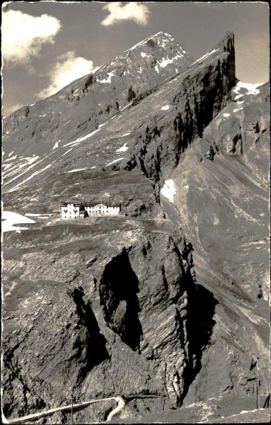 Gemmipass, Hotel Wildstrubel Vorderseite