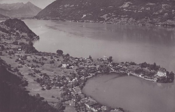 Iseltwald am Brienzersee mit Niesen Vorderseite