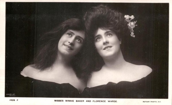 Misses Minnie Baker and Florence Warde Vorderseite